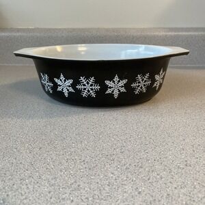 VTG Pyrex Black And White Snowflake Open 1.5 Qt Oval Casserole Baking Dish Rare